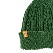 Lade das Bild in den Galerie-Viewer, Mütze aus 100% Merino – Oliv