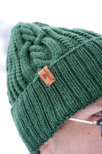 Lade das Bild in den Galerie-Viewer, Mütze aus 100% Merino – Oliv