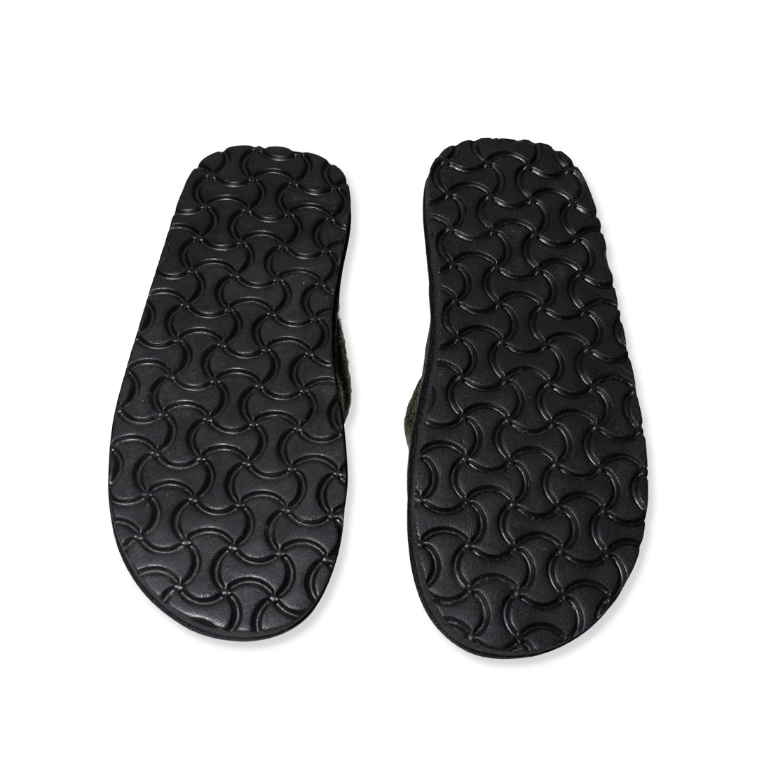 Haus- und Hüttenschuhe aus Merinoloden