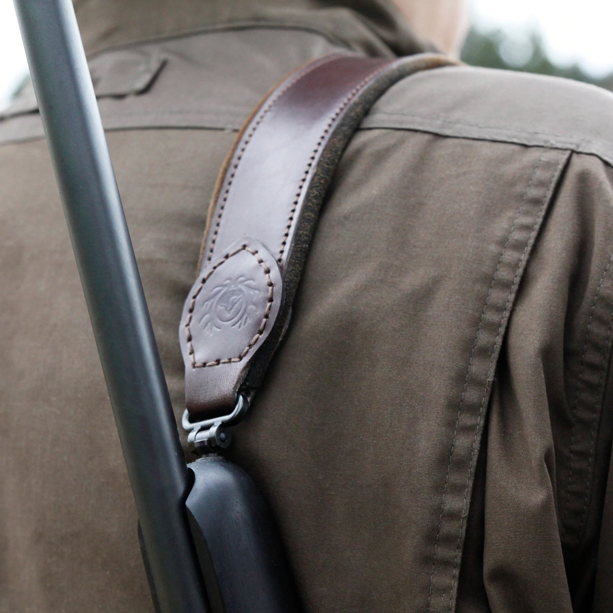 Gewehrriemen mit altsämisch gegerbtem Hirschleder