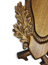 Lade das Bild in den Galerie-Viewer, Trophäenschild handgeschnitzt Rehbock Pilatus